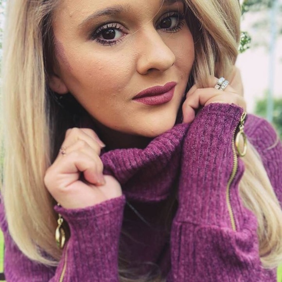 Long sleeve sweater dress with gold zipper sleeve - Picture 3 of 3